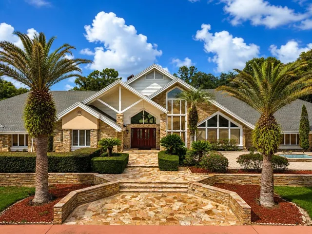 Sandstone Entry