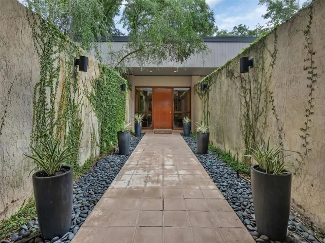 The second entrance to the West Wing and the In-Law Suite