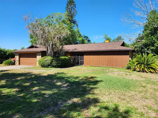 3215 Lake Saxon drive