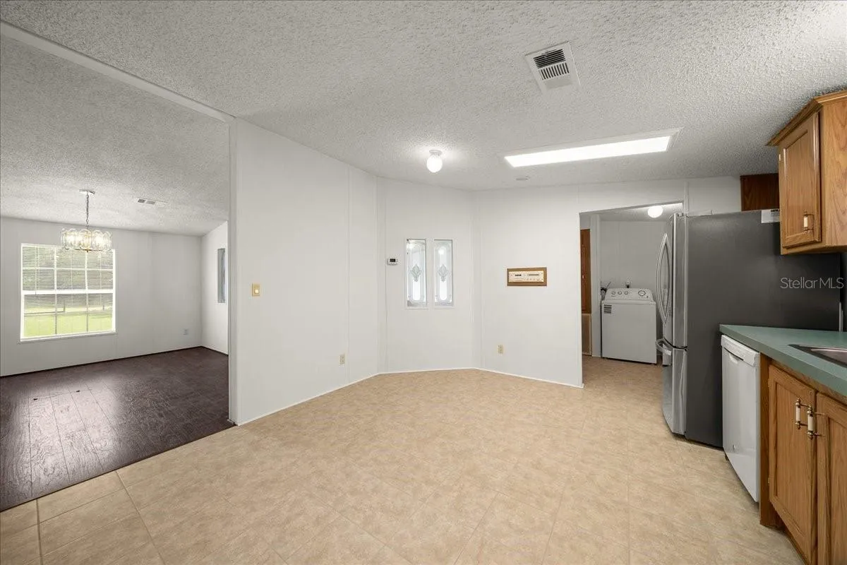 Kitchen / Dine in kitchen area