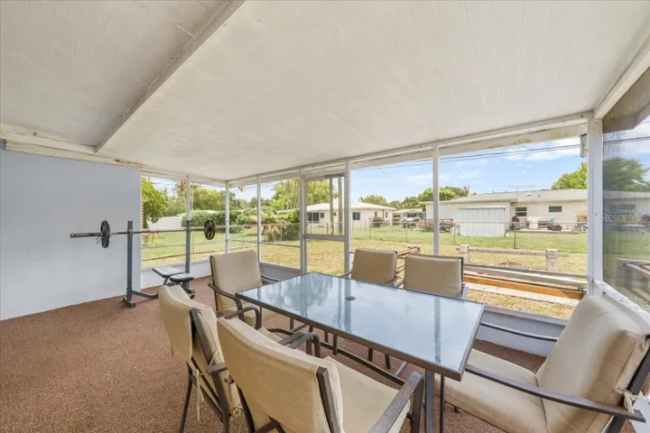 Spacious lanai to relax with friends or enjoy your hobbies in fresh air.
