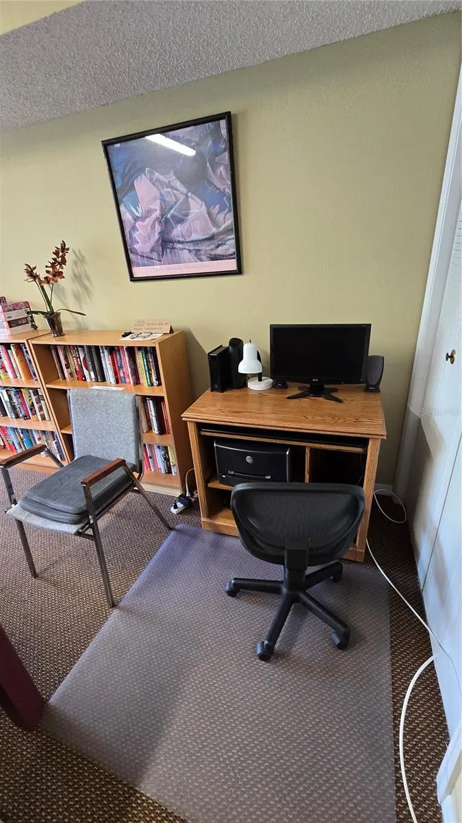 computer station