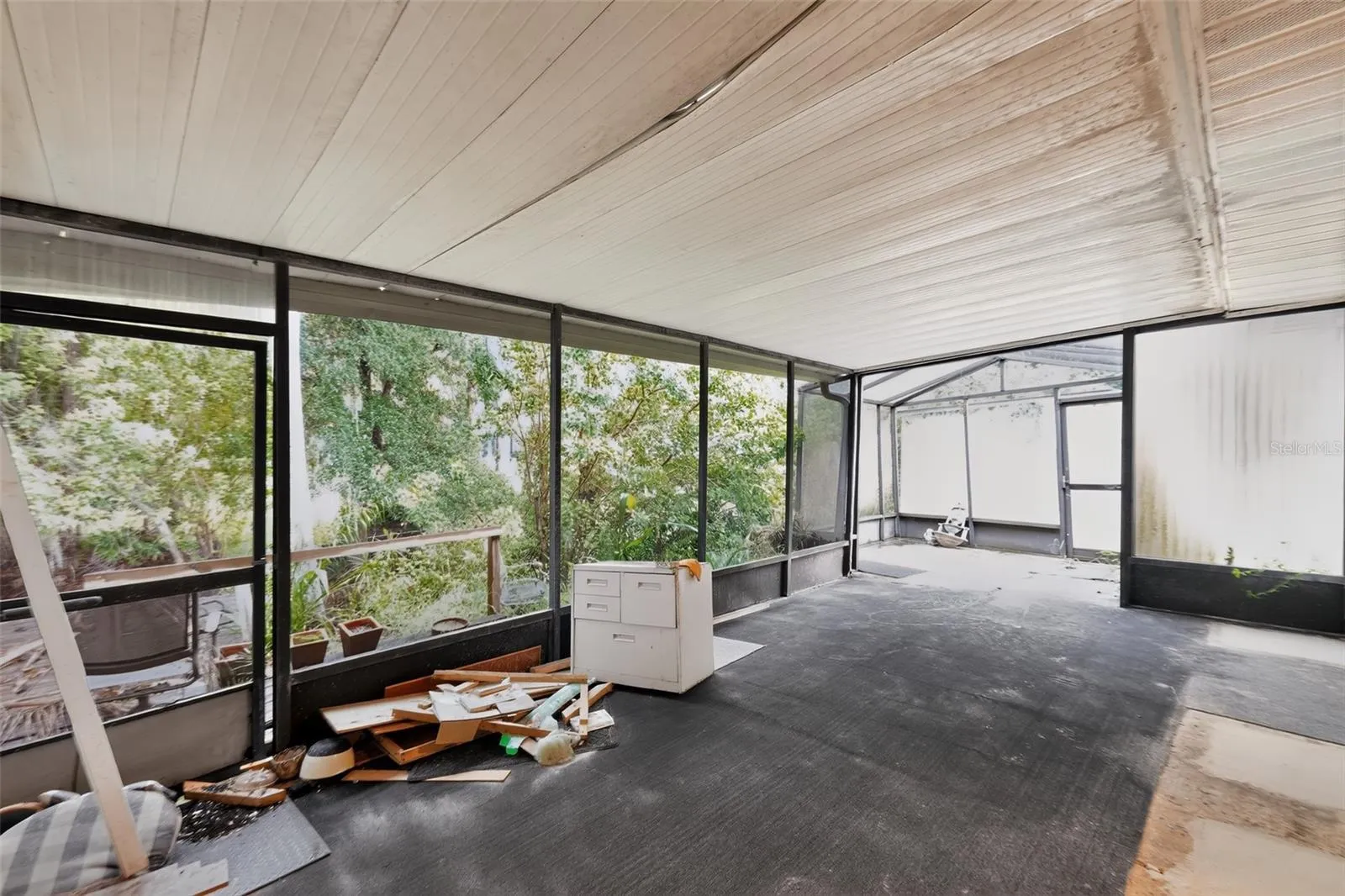 screened lanai
