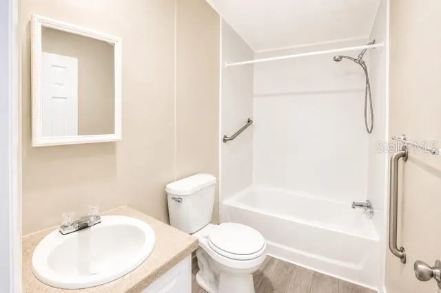 Full Bathroom