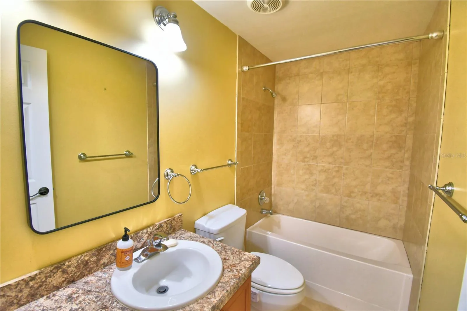 Bathroom 2/Guest Bathroom