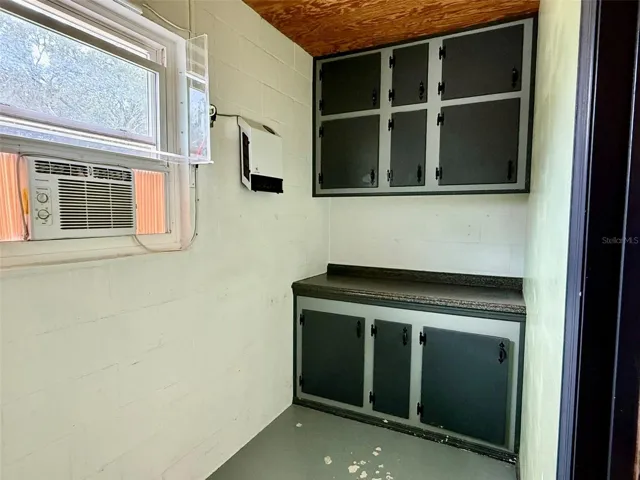 Laundry room (w window AC unit)