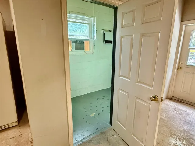 Laundry room entry way in garage