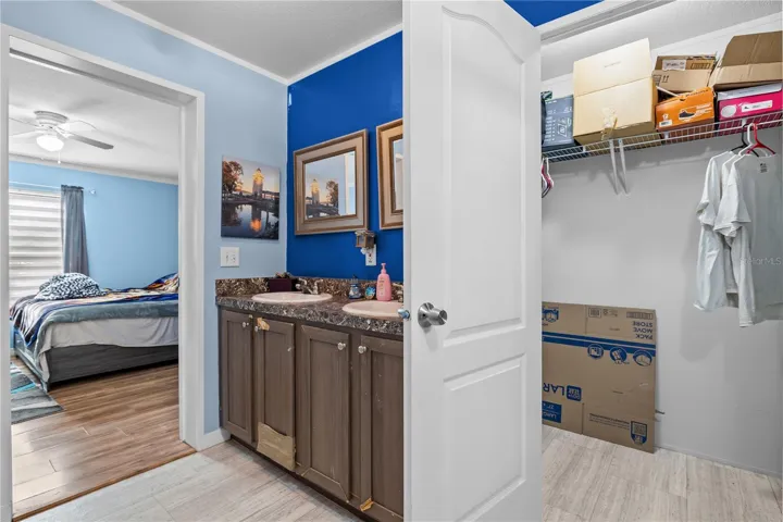 Walk-in closet