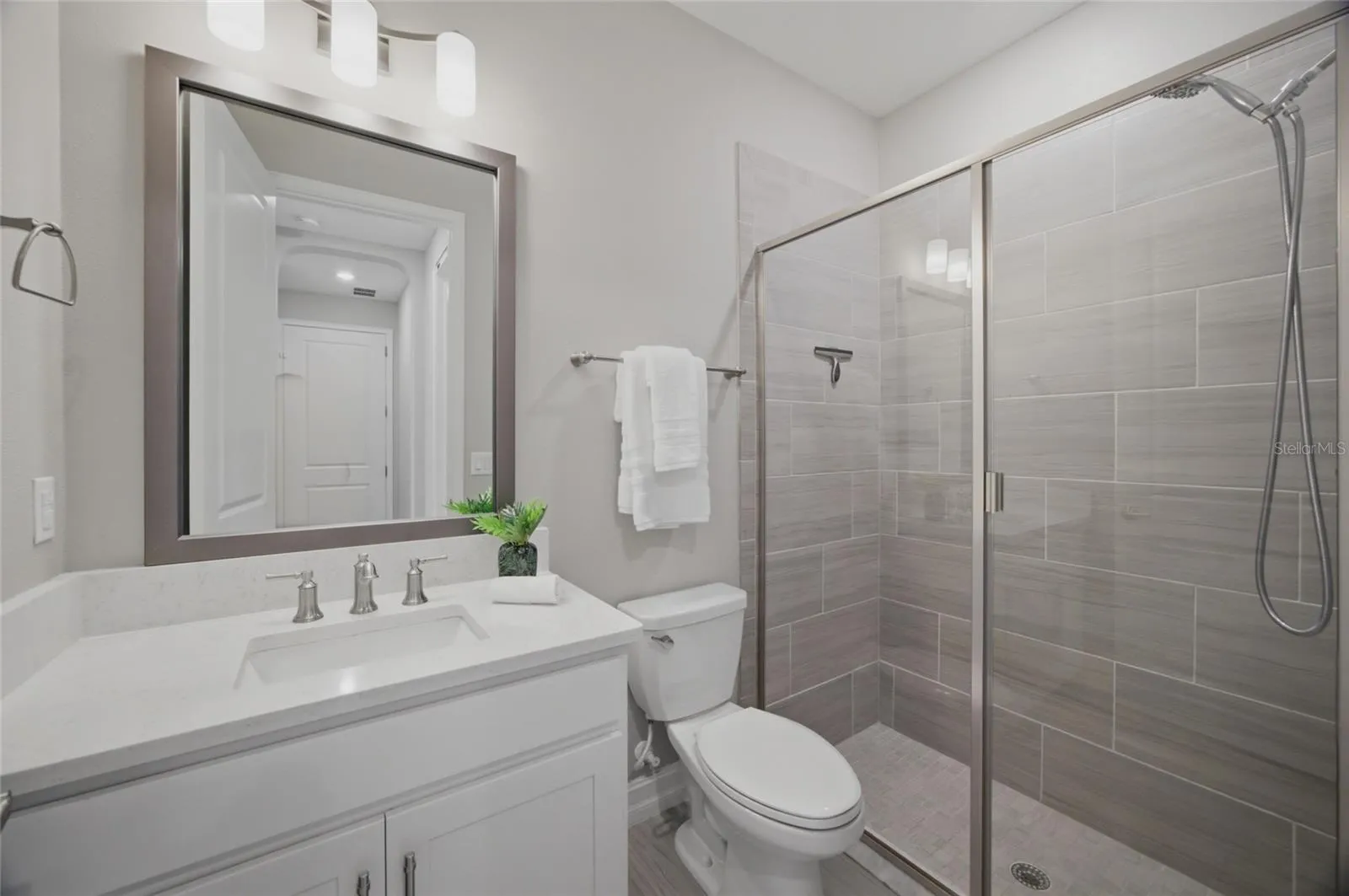 1st floor Bathroom