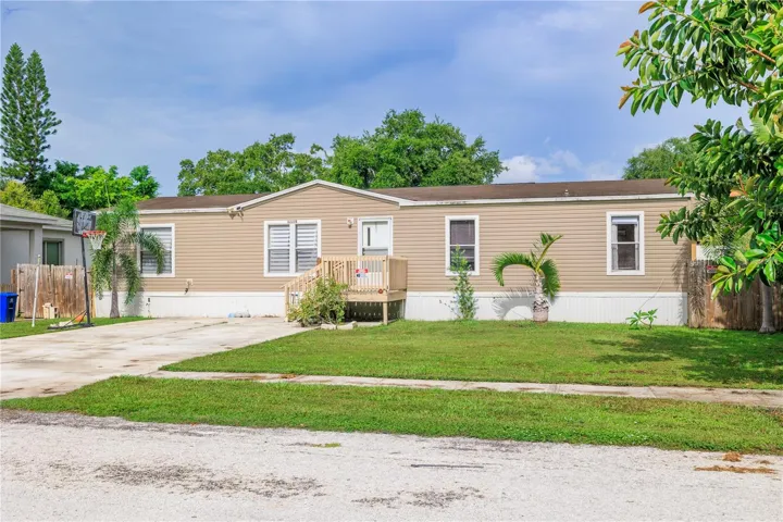 2017 modular home, not in a park.