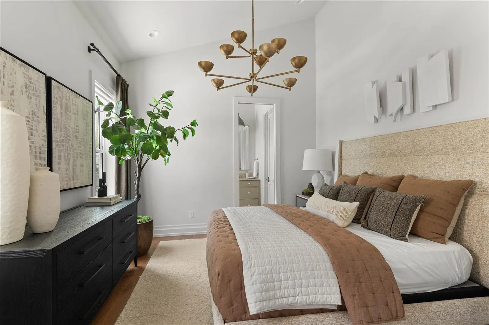 GUEST BEDROOM SUITE