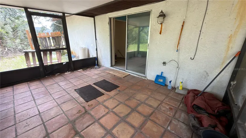 Exterior Lanai