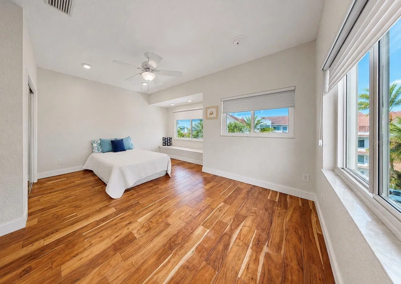 3rd floor bedroom