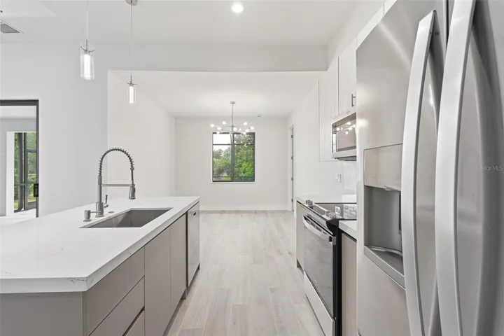 Open Kitchen for Everyday Living and Entertaining