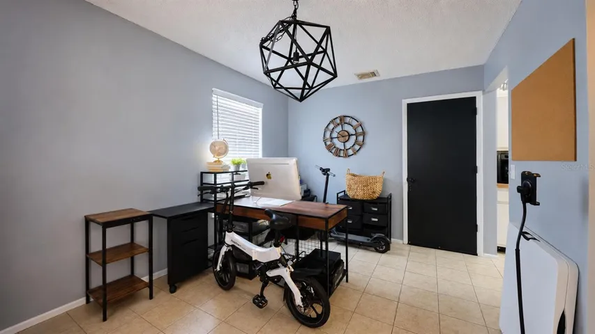 Dining/bonus room
