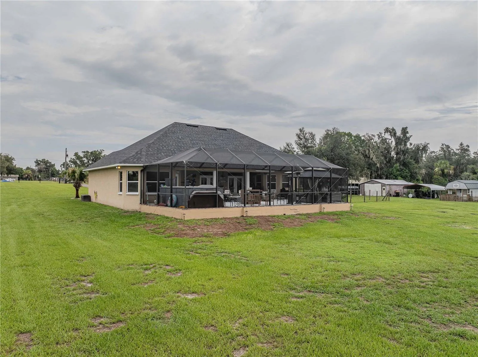 Side view of the Lanai