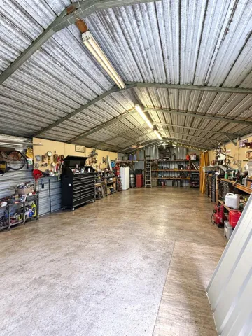 Detached workshop