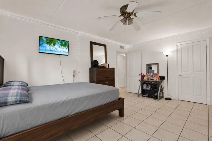 Clutter removed via AI