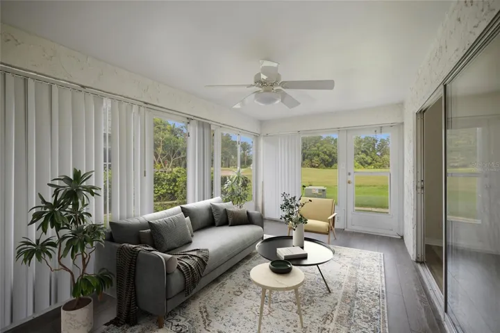 Florida room - Virtually Staged