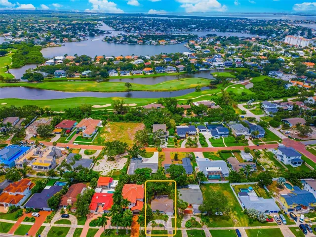 Located close to the Vinoy Golf Club and beautiful waters of Tampa Bay!