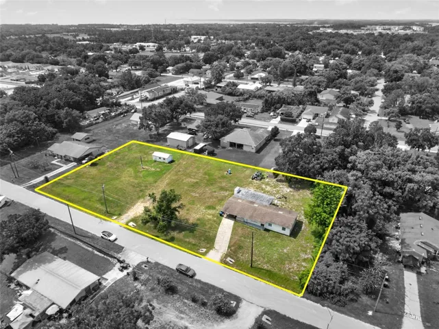 Aerial spotlight view of the parcel boundary.