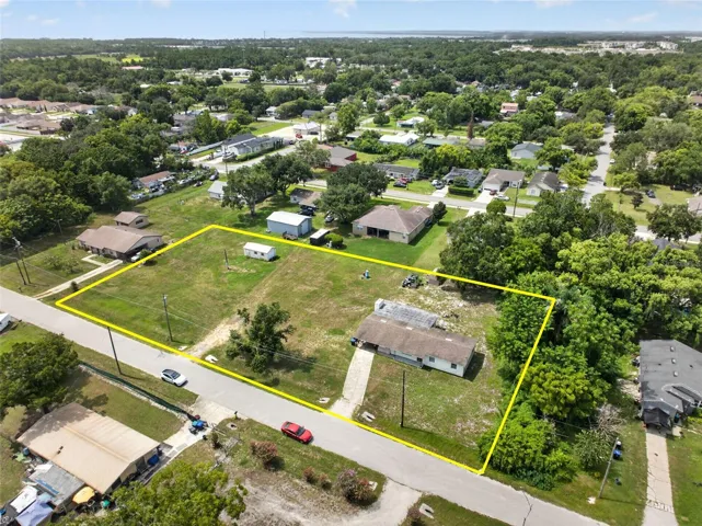 Aerial view of the parcel boundary and surrounding block.