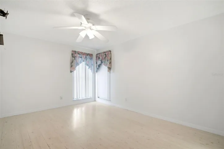 Big enough for a king & additional furniture~