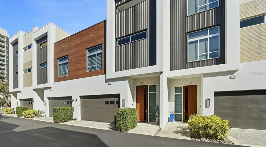 221 Cosmopolitan Court