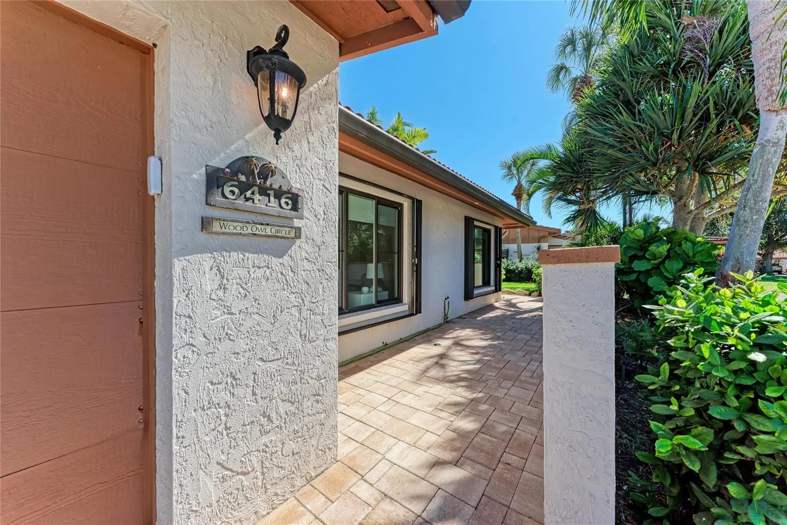 Entry to Courtyard from driveway