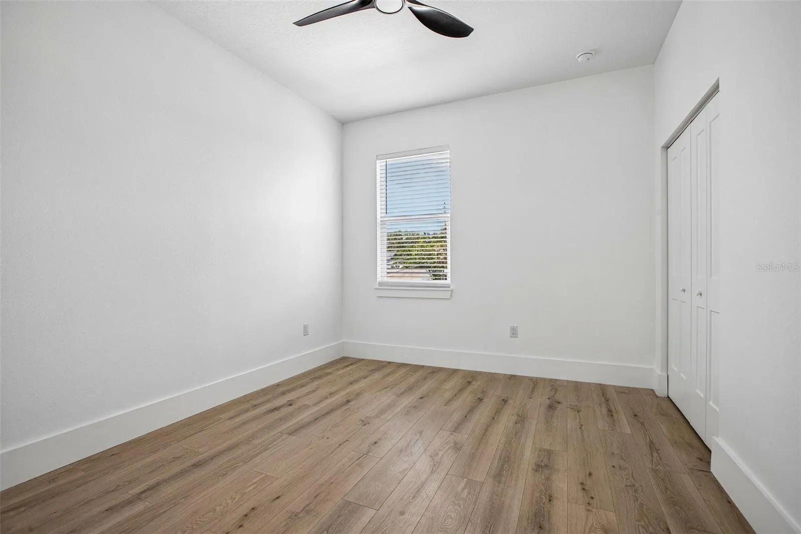 floor 2 bedroom3