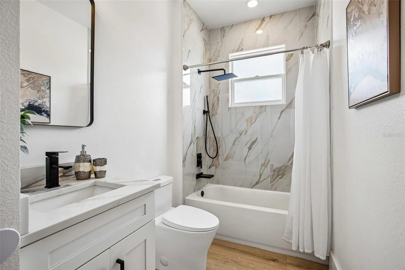 secondary bathroom floor2