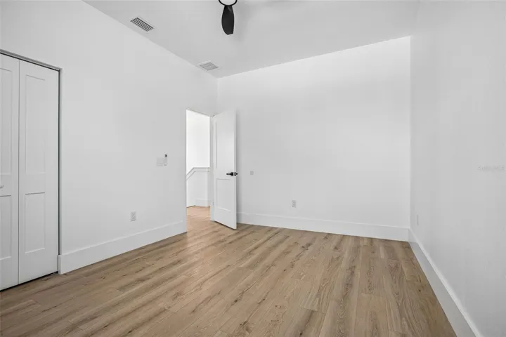 floor 2 bedroom 2