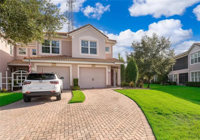 Oversized driveway/ Corner unit