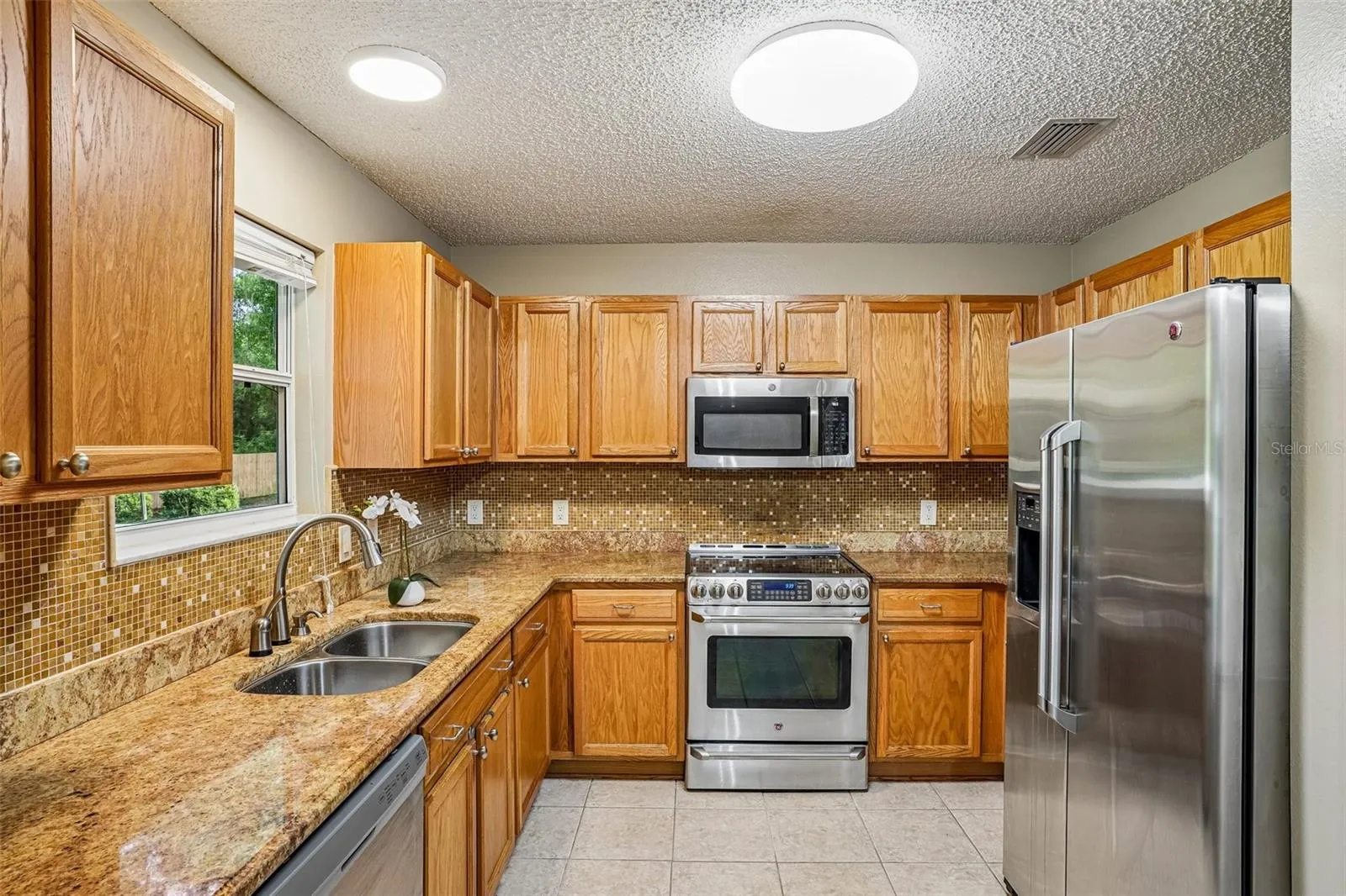 Kitchen-Tile Backsplash