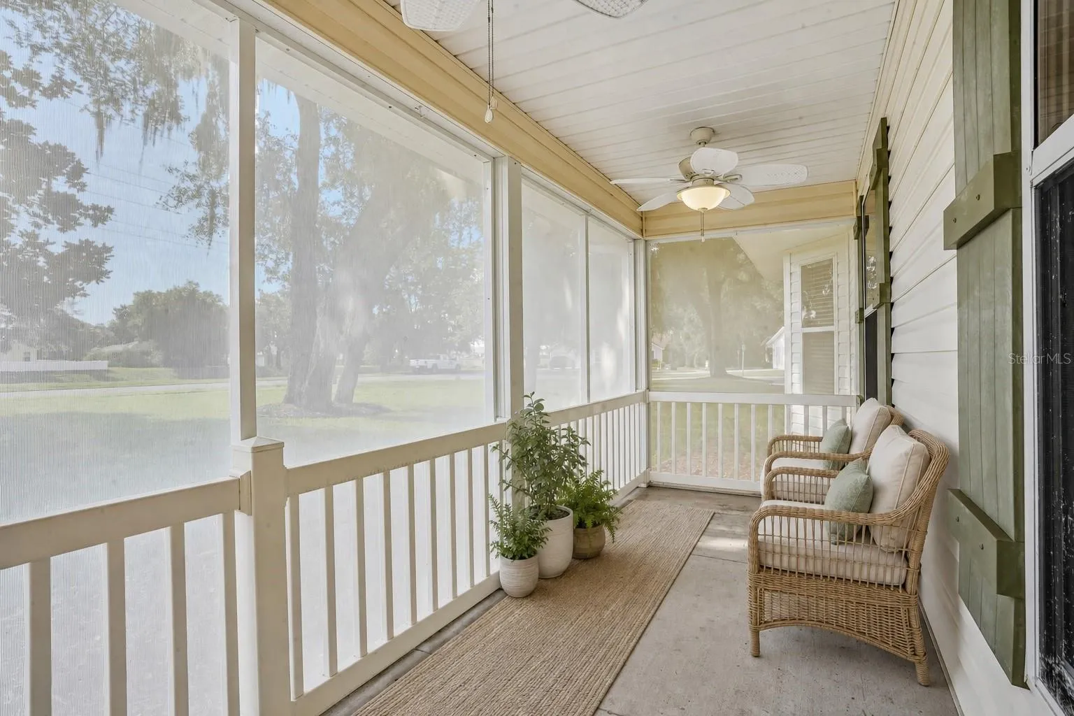 Screened-In Front Lanai