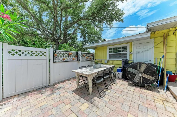 Patio 01