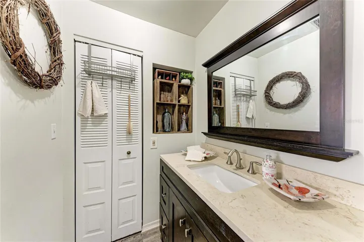 Bathroom 2 - 01