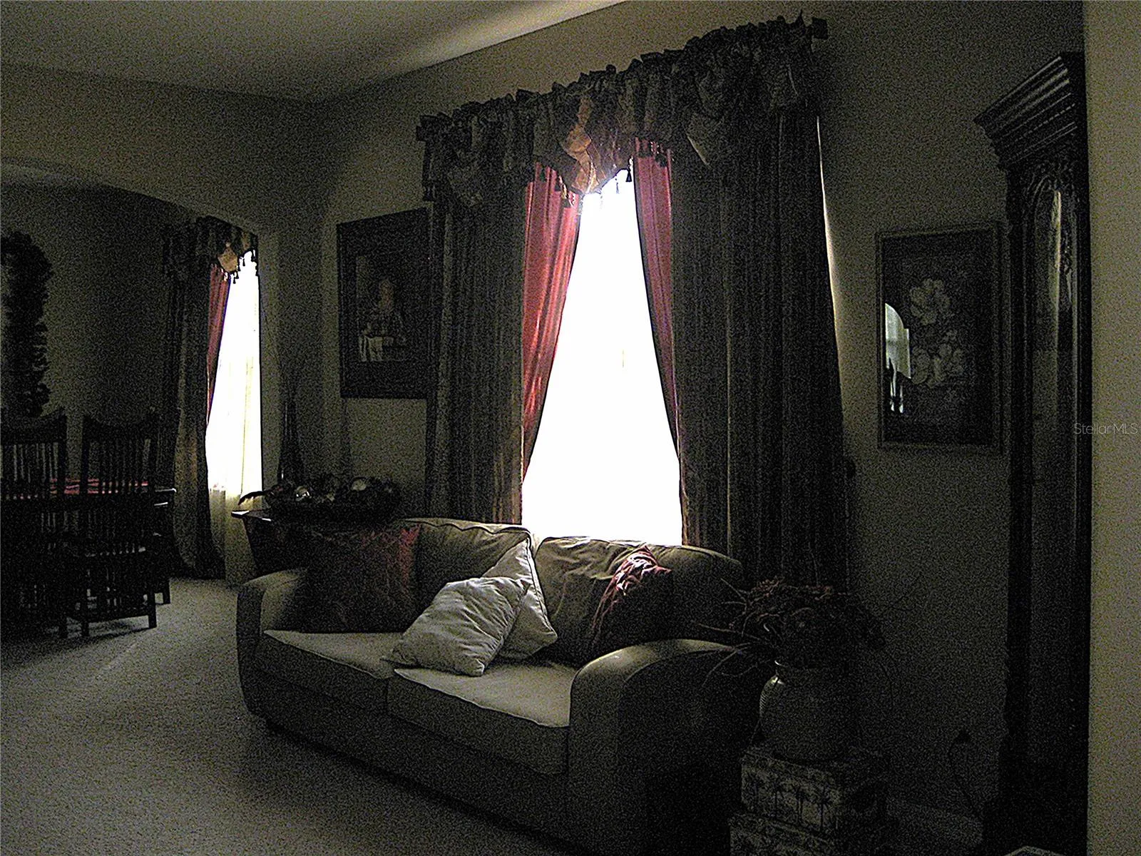 Living Room Pic 1