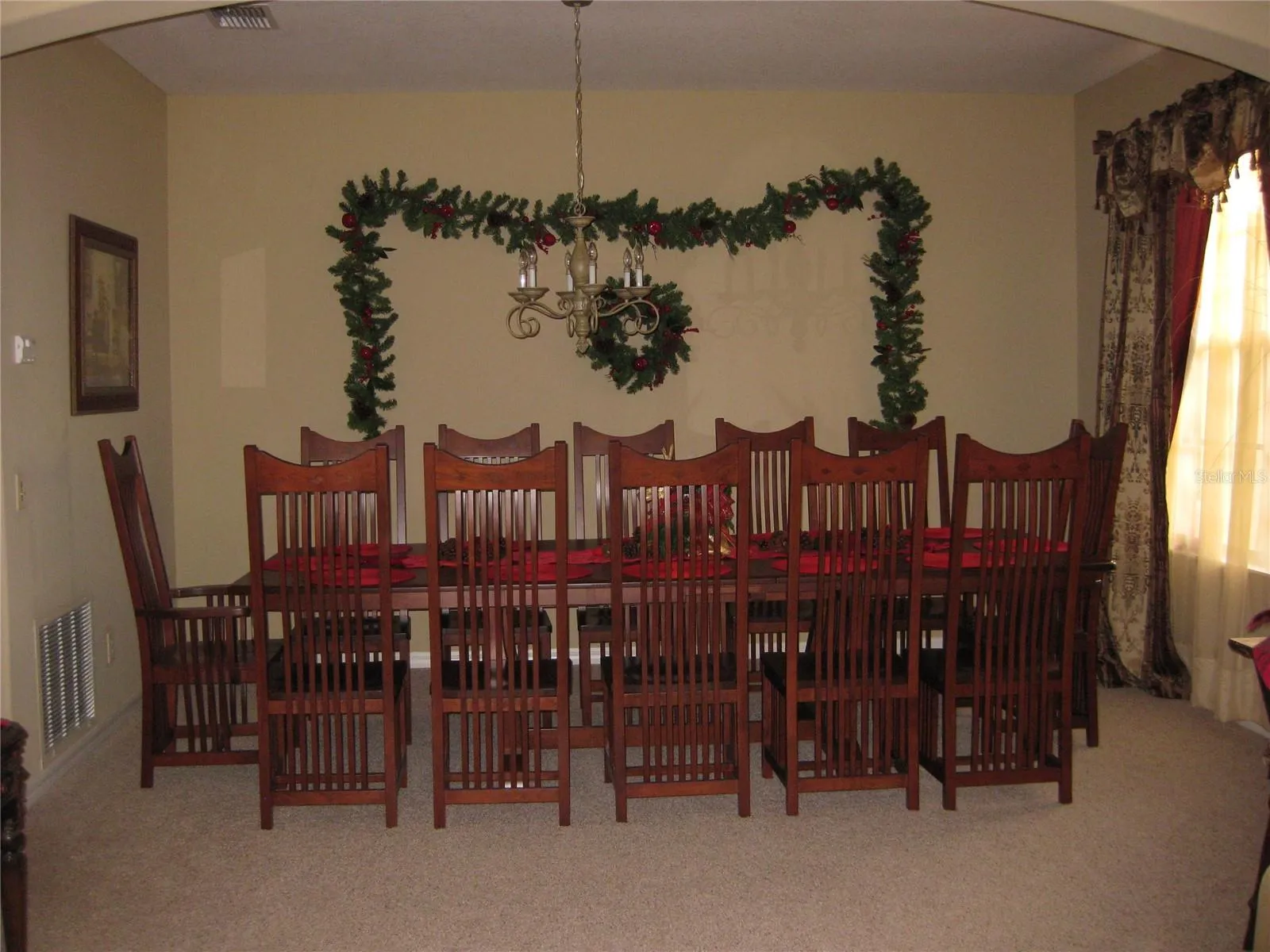 Formal Dining Room Pic 1