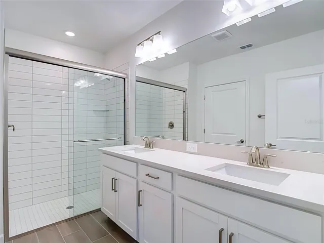 Primary En Suite