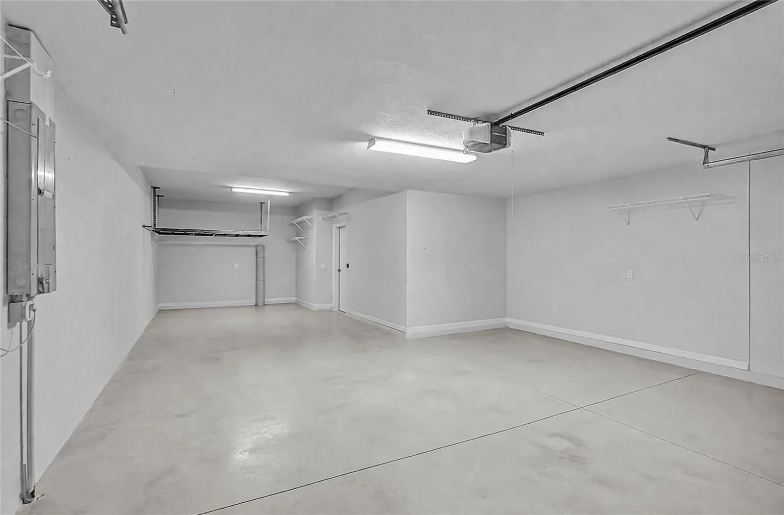 3 Car Garage