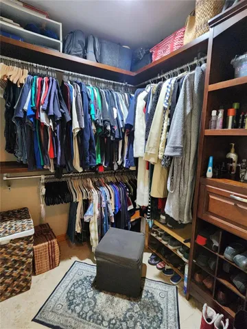 Walk-in Closet
