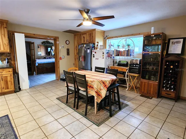 Eat-in Kitchen