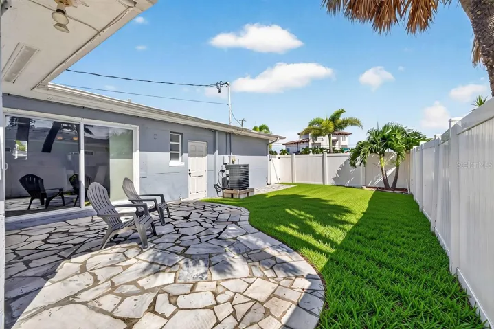 virtually green grass
