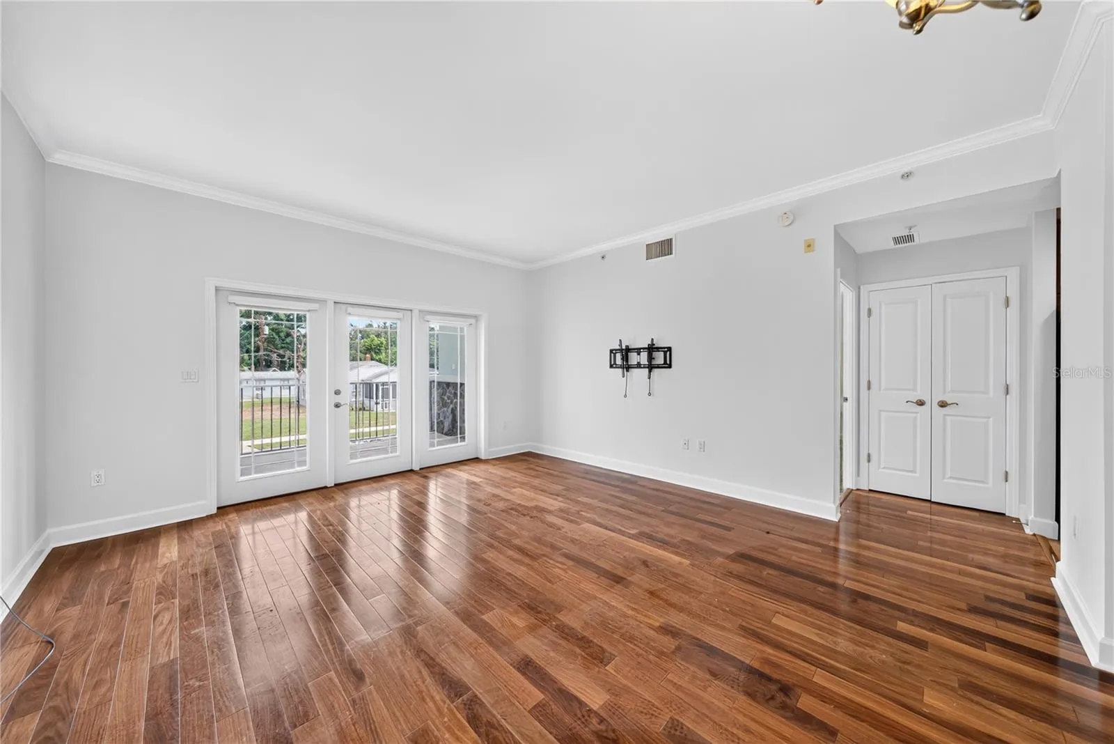 Entry to Primary from Great Room