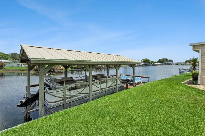 Waterfront - Canal leading to Lake Dora!