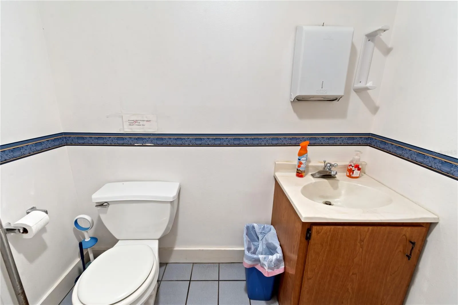 Reception restroom