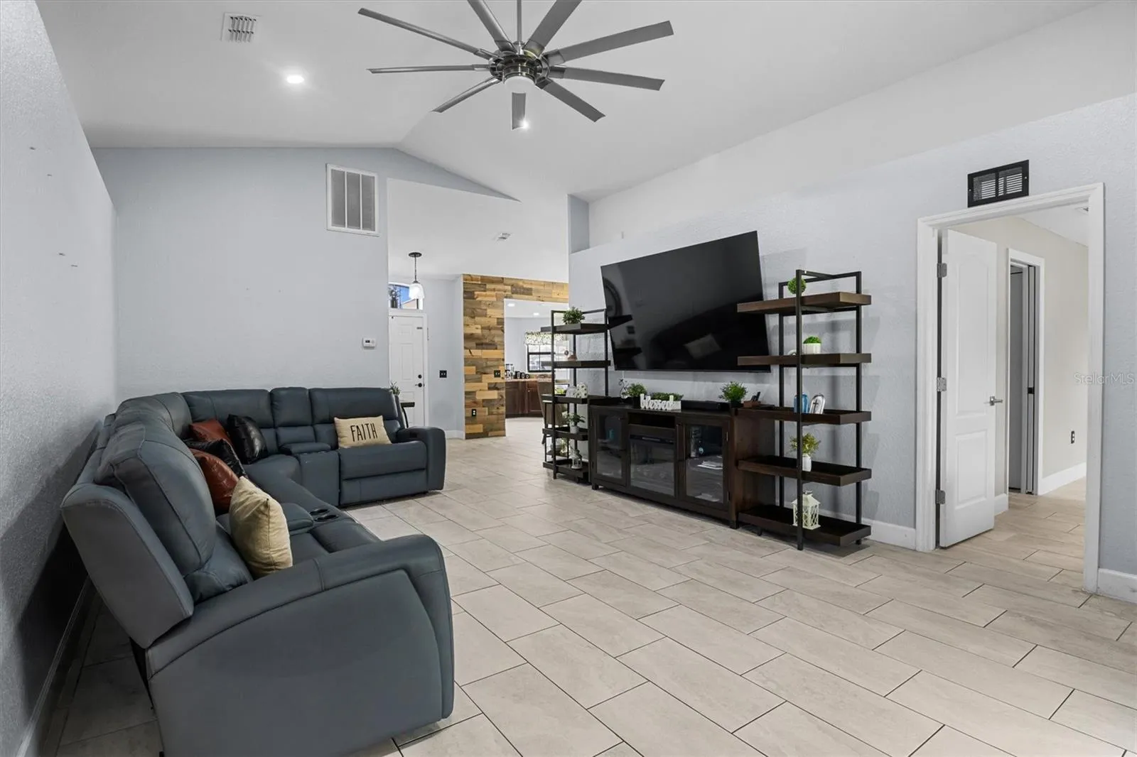 133 Crossing Dr, Lakeland, Florida 33809 — photo 17