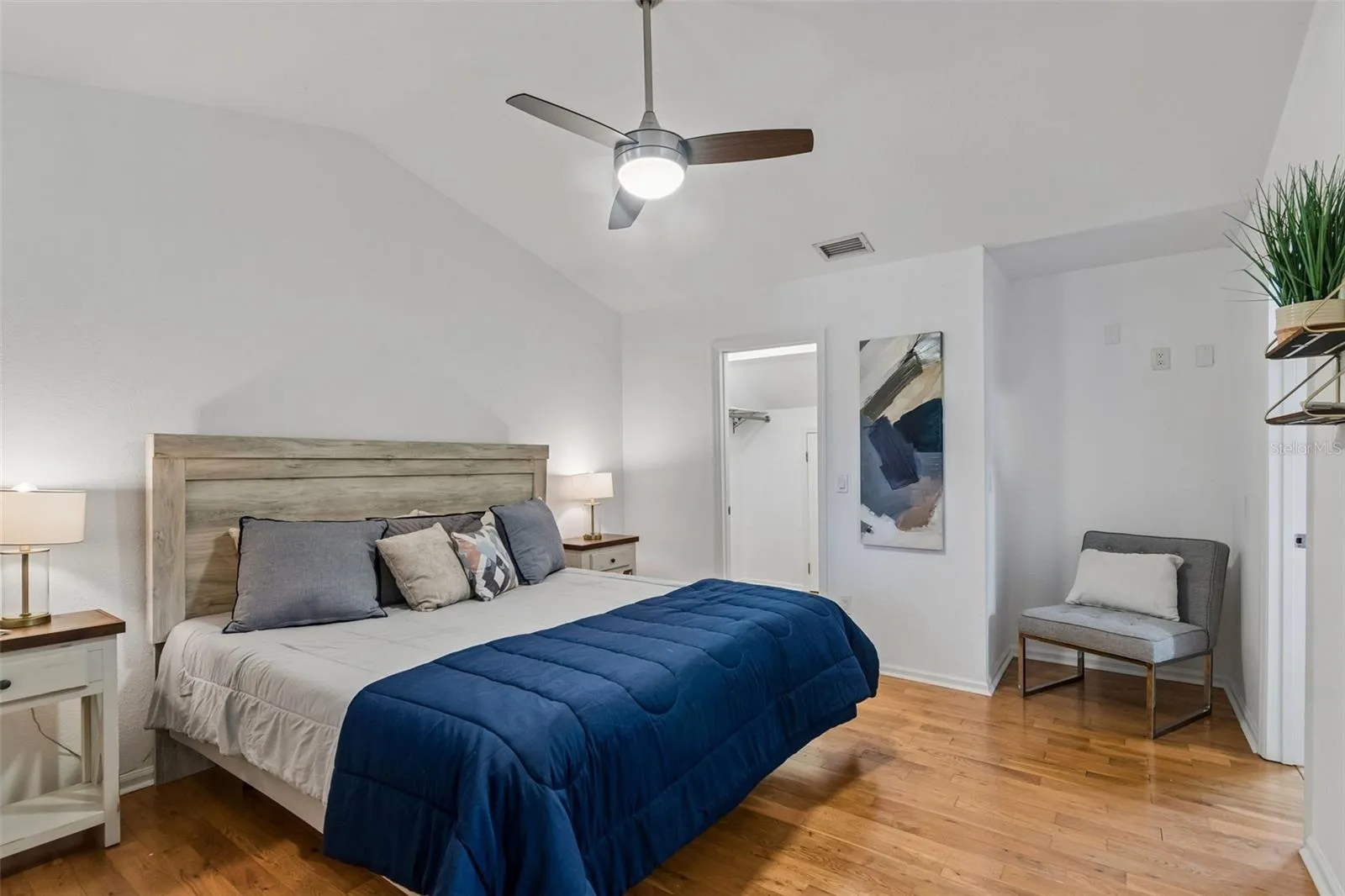 Upstairs Bedroom 2