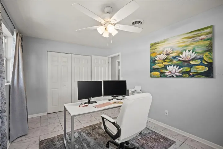 Bedroom/Office